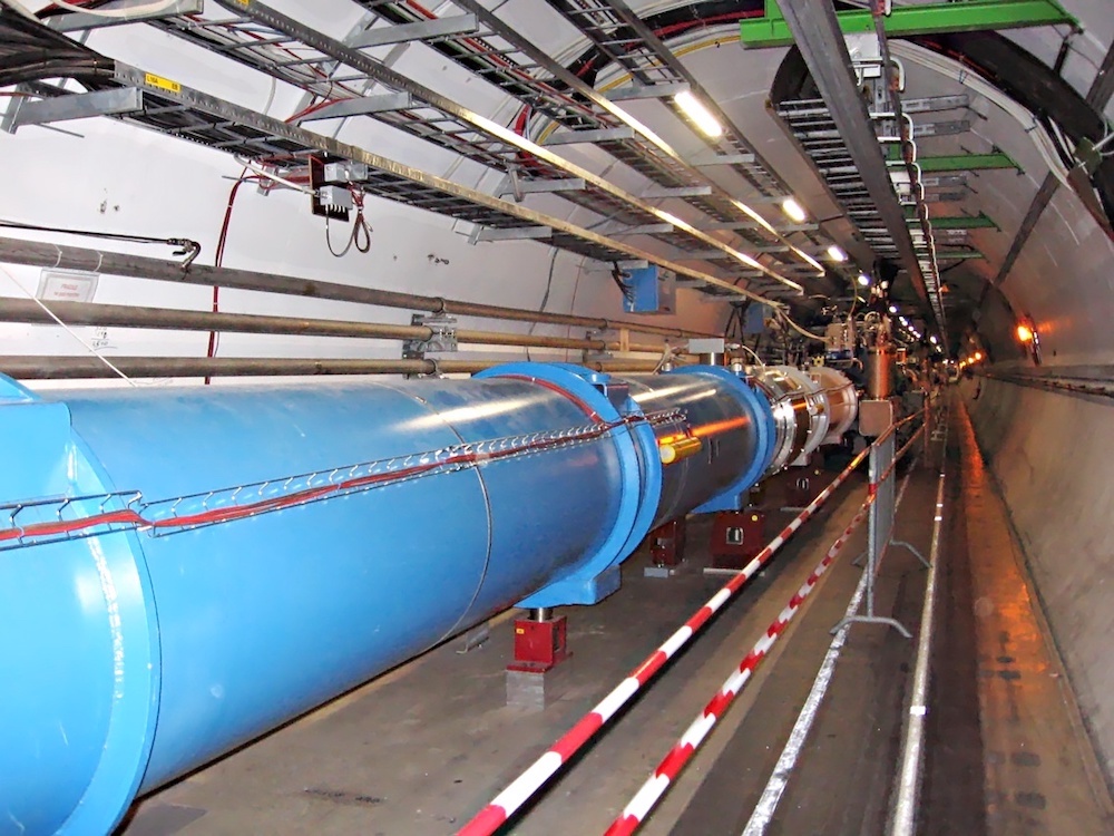 大型强子撞机隧道的一部分照片。