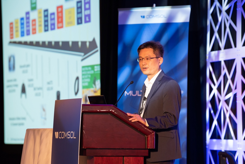 Analog Devices，Inc。的Sam Zhang在主题演讲中讨论了自动驾驶汽车的导航级惯性传感器的设计。