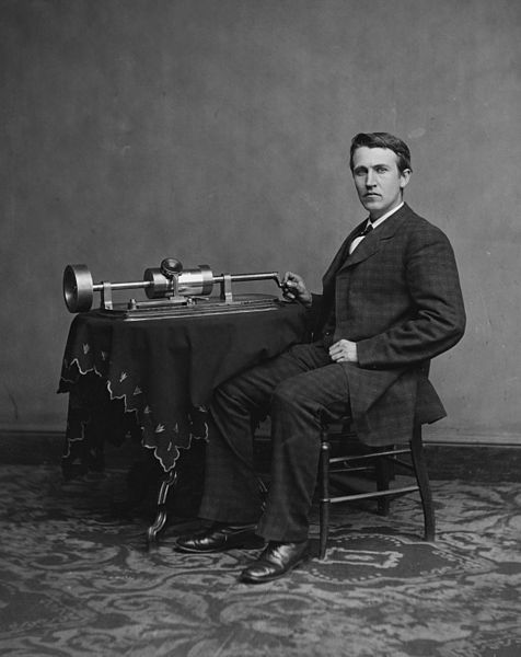 托马斯爱迪生的黑白照片和留声机